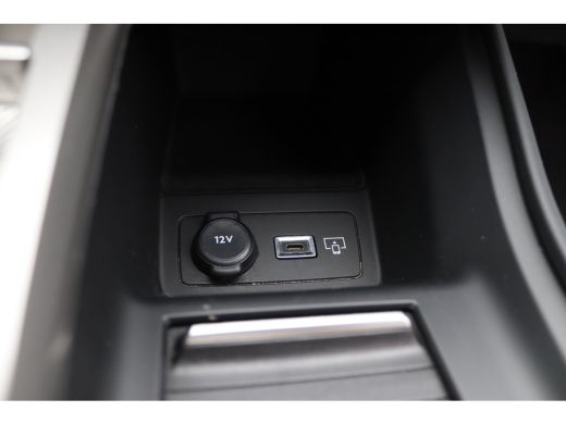 Peugeot 308 SW 1.2 PureTech GT | Achterbank in 3 delen neerklapbaar met skiluik | Achterbank in delen neerkla... ActivLease financial lease