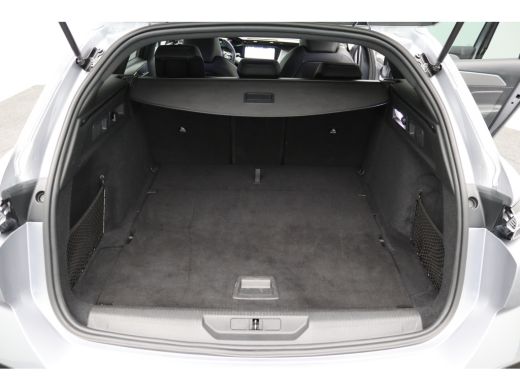 Peugeot 308 SW 1.2 PureTech GT | Achterbank in 3 delen neerklapbaar met skiluik | Achterbank in delen neerkla... ActivLease financial lease