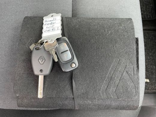 Renault Master T35 2.3 dCi 145pk L3 Bakwagen met achterdeuren en zijdeur 11-2022 ActivLease financial lease