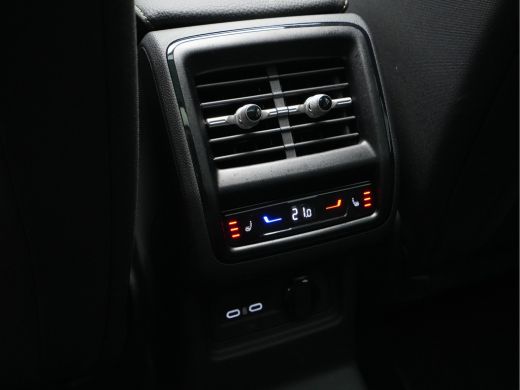 Skoda Kodiaq 1.5 TSI 150pk DSG MHEV Business Edition 7 persoons Panorama Wegkl. trekhaak Camera Stoelverwarmin... ActivLease financial lease