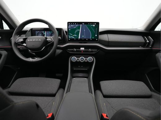 Skoda Kodiaq 1.5 TSI 150pk DSG MHEV Business Edition 7 persoons Panorama Wegkl. trekhaak Camera Stoelverwarmin... ActivLease financial lease