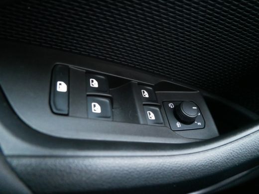 Skoda Octavia Combi 1.0 e-TSI 110pk DSG Business Edition | Elektrisch bedienbare achterklep | Trekhaak uitklapb... ActivLease financial lease