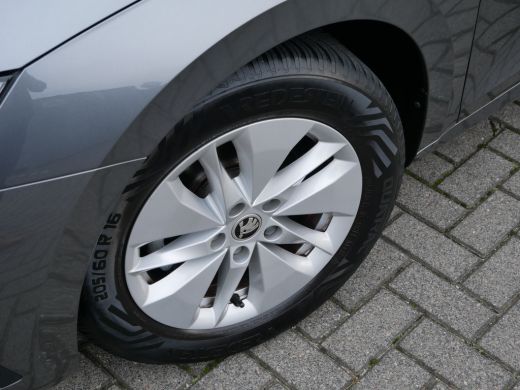 Skoda Octavia Combi 1.0 e-TSI 110pk DSG Business Edition | Elektrisch bedienbare achterklep | Trekhaak uitklapb... ActivLease financial lease