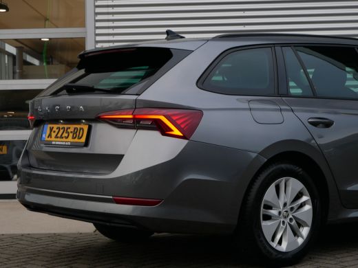 Skoda Octavia Combi 1.0 e-TSI 110pk DSG Business Edition | Elektrisch bedienbare achterklep | Trekhaak uitklapb... ActivLease financial lease