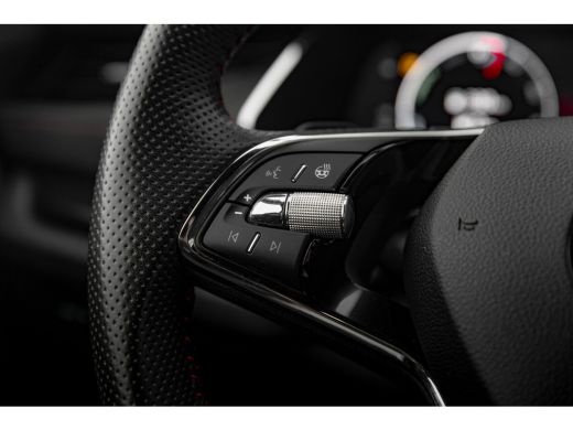 Skoda Octavia Combi 1.4TSI 245pk iV PHEV RS | Cruise Control | Stoel & Stuurverwarming | Keyless | LED ActivLease financial lease
