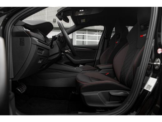 Skoda Octavia Combi 1.4TSI 245pk iV PHEV RS | Cruise Control | Stoel & Stuurverwarming | Keyless | LED ActivLease financial lease
