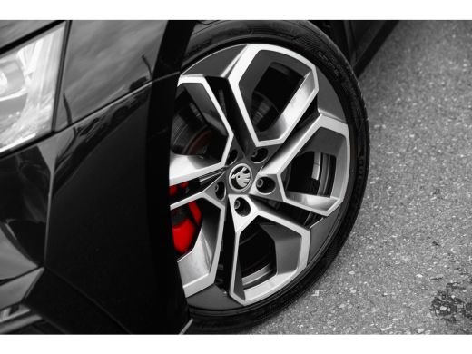 Skoda Octavia Combi 1.4TSI 245pk iV PHEV RS | Cruise Control | Stoel & Stuurverwarming | Keyless | LED ActivLease financial lease
