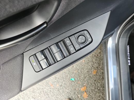 Toyota C-HR 1.8 Hybrid 140 Dynamic ActivLease financial lease