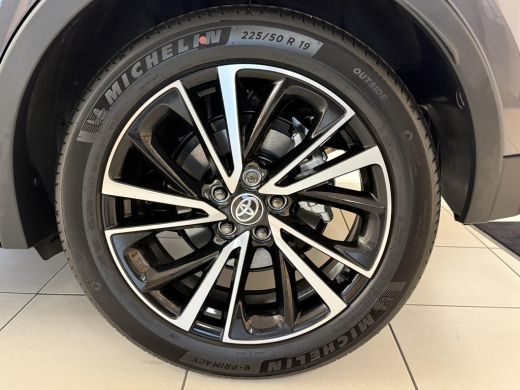 Toyota C-HR 2.0 Plug-in Hybrid 220 Executive **NIEUWE AUTO/ DIRECT LEVERBAAR** ActivLease financial lease