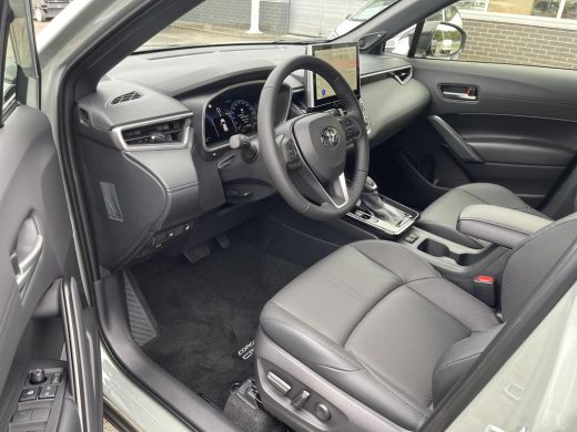 Toyota Corolla Cross Hybrid 180 Executive ActivLease financial lease