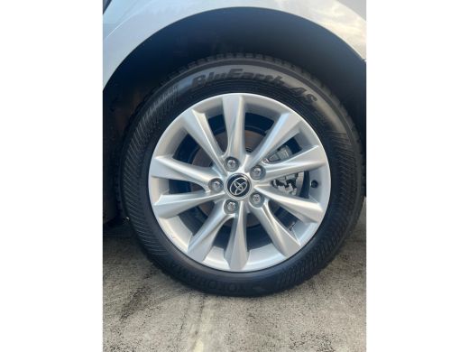 Toyota Corolla Touring Sports 140 Active 165PK 1.8 | Achteruitrijcamera | Climate Control | Navigatie | ACC | Allseason banden ActivLease financial lease