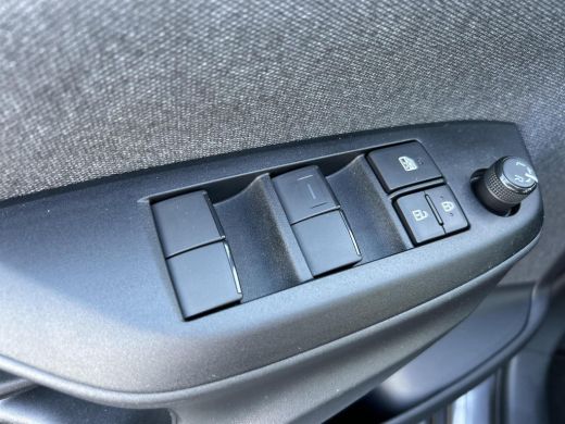 Toyota Yaris 1.5 Hybrid Dynamic (Carplay Navigatie) ActivLease financial lease