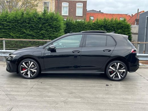 Volkswagen Golf 1.5 eHybrid GTE 272Pk | Schuif-kanteldak - Head-up display | Elektrisch wegklapbare trekhaak | St... ActivLease financial lease