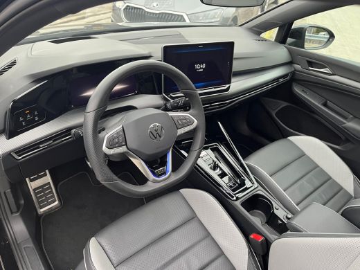 Volkswagen Golf 1.5 eHybrid GTE 272Pk | Schuif-kanteldak - Head-up display | Elektrisch wegklapbare trekhaak | St... ActivLease financial lease