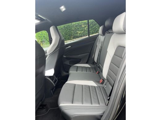 Volkswagen Golf 1.5 eHybrid GTE 272Pk | Schuif-kanteldak - Head-up display | Elektrisch wegklapbare trekhaak | St... ActivLease financial lease