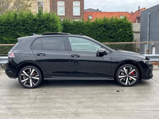 Volkswagen Golf 1.5 eHybrid GTE 272Pk | Schuif-kanteldak - Head-up display | Elektrisch wegklapbare trekhaak | St... ActivLease financial lease