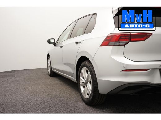 Volkswagen Golf 1.5 TSI Life Business|SPORTSTOELEN|TREKHAAK ActivLease financial lease