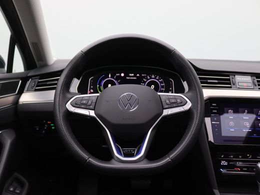 Volkswagen Passat Variant 1.4 TSI PHEV GTE Business 218PK DSG Pano-Schuifdak, Leder, Trekhaak, Elektrische Memoryst... ActivLease financial lease