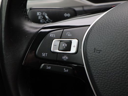 Volkswagen T-Roc 1.0 TSi 110 Pk Style | Trekhaak | Adaptive Cruise | Navigatie | CarPlay | ECC | Parkeersensoren |... ActivLease financial lease