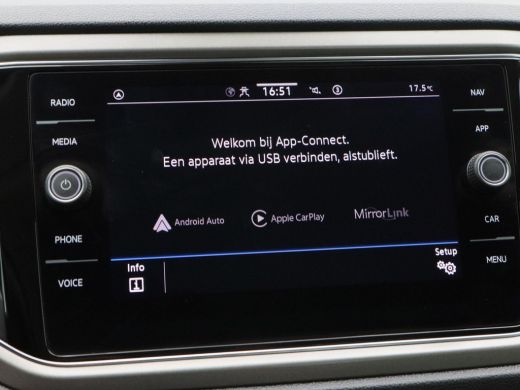 Volkswagen T-Roc 1.0 TSi 110 Pk Style | Trekhaak | Adaptive Cruise | Navigatie | CarPlay | ECC | Parkeersensoren |... ActivLease financial lease