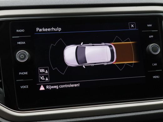 Volkswagen T-Roc 1.0 TSi 110 Pk Style | Trekhaak | Adaptive Cruise | Navigatie | CarPlay | ECC | Parkeersensoren |... ActivLease financial lease