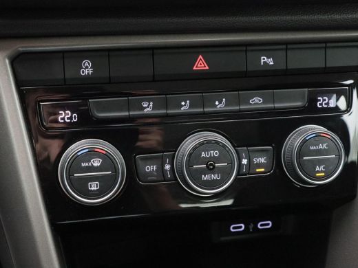 Volkswagen T-Roc 1.0 TSi 110 Pk Style | Trekhaak | Adaptive Cruise | Navigatie | CarPlay | ECC | Parkeersensoren |... ActivLease financial lease