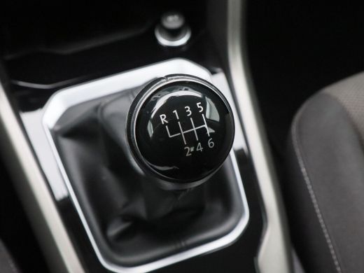 Volkswagen T-Roc 1.0 TSi 110 Pk Style | Trekhaak | Adaptive Cruise | Navigatie | CarPlay | ECC | Parkeersensoren |... ActivLease financial lease