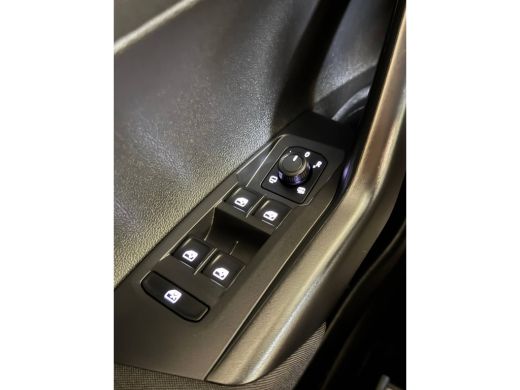 Volkswagen Taigo 1.0 TSI LIFE EDITION TREKHAAK/PDC/CARPLAY ActivLease financial lease