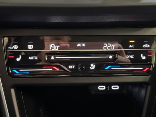 Volkswagen Taigo 1.0 TSI LIFE EDITION TREKHAAK/PDC/CARPLAY ActivLease financial lease