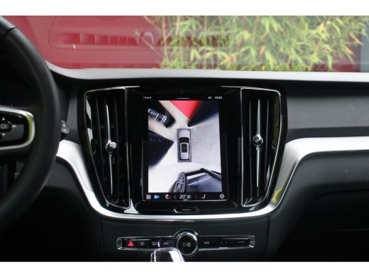 Volvo  V60 2.0 T6 Plug-in hybrid AWD Plus Dark | Trekhaak | 360 Camera | Panoramadak | Harman/Kardon | Memory ActivLease financial lease