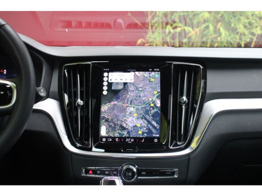 Volvo  V60 2.0 T6 Plug-in hybrid AWD Plus Dark | Trekhaak | 360 Camera | Panoramadak | Harman/Kardon | Memory ActivLease financial lease