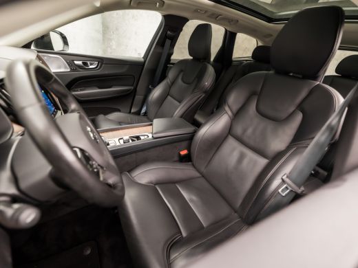 Volvo  XC60 2.0 T8 Plug-in hybrid AWD Ultimate Dark 455Pk (LUCHTVERING, PANORAMADAK, BOWERS & WILKINS AUDIO, ... ActivLease financial lease