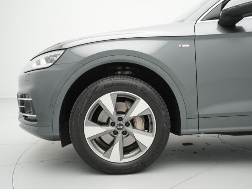Audi Q5 50 TFSI e 300pk quattro S-Line edition Navigatie Wegkl. trekhaak 360 Camera Stoelverwarming 69 ActivLease financial lease
