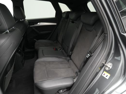 Audi Q5 50 TFSI e 300pk quattro S-Line edition Navigatie Wegkl. trekhaak 360 Camera Stoelverwarming 69 ActivLease financial lease