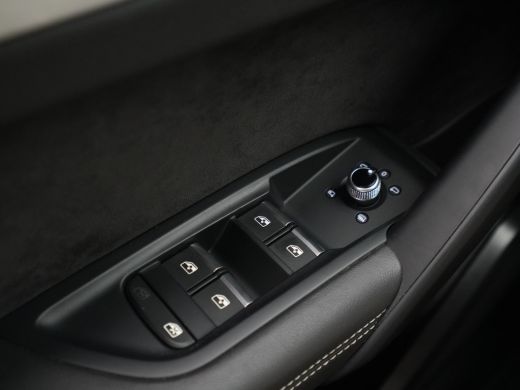 Audi Q5 50 TFSI e 300pk quattro S-Line edition Navigatie Wegkl. trekhaak 360 Camera Stoelverwarming 69 ActivLease financial lease