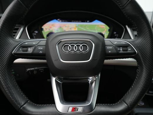 Audi Q5 50 TFSI e 300pk quattro S-Line edition Navigatie Wegkl. trekhaak 360 Camera Stoelverwarming 69 ActivLease financial lease