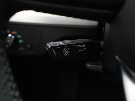 Audi Q5 50 TFSI e 300pk quattro S-Line edition Navigatie Wegkl. trekhaak 360 Camera Stoelverwarming 69 ActivLease financial lease