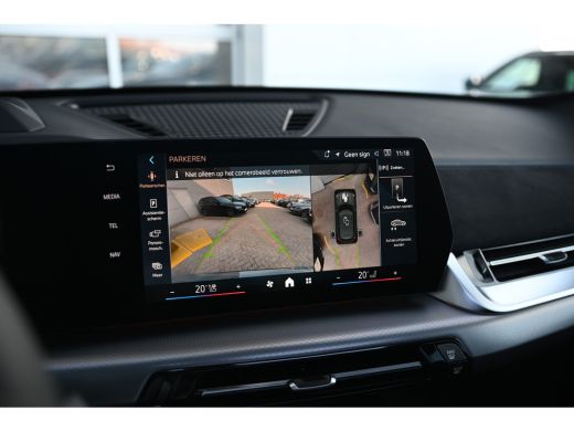 BMW X1 xDrive25e High Executive M Sport Automaat / Panoramadak / Trekhaak / Sportstoelen / M Adaptief on... ActivLease financial lease