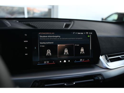 BMW X1 xDrive25e High Executive M Sport Automaat / Panoramadak / Trekhaak / Sportstoelen / M Adaptief on... ActivLease financial lease