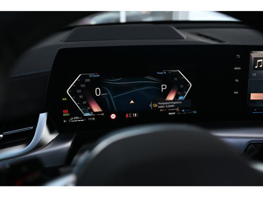 BMW X1 xDrive25e High Executive M Sport Automaat / Panoramadak / Trekhaak / Sportstoelen / M Adaptief on... ActivLease financial lease
