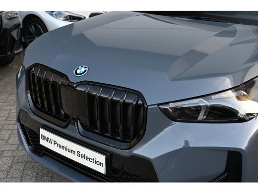 BMW X1 xDrive25e High Executive M Sport Automaat / Panoramadak / Trekhaak / Sportstoelen / M Adaptief on... ActivLease financial lease