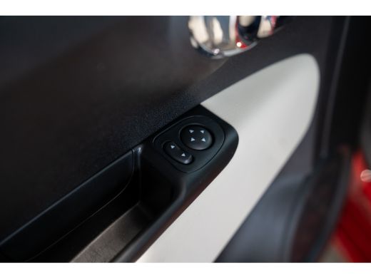 Fiat 500 1.0 Hybrid Dolcevita | Apple Carplay & Android Auto | Panoramadak | Lichtmetalen velgen | Airco | ActivLease financial lease