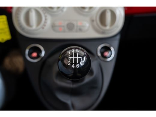 Fiat 500 1.0 Hybrid Dolcevita | Apple Carplay & Android Auto | Panoramadak | Lichtmetalen velgen | Airco | ActivLease financial lease