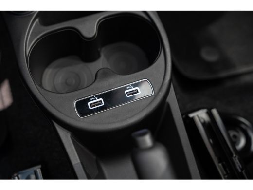 Fiat 500 1.0 Hybrid Dolcevita | Apple Carplay & Android Auto | Panoramadak | Lichtmetalen velgen | Airco | ActivLease financial lease