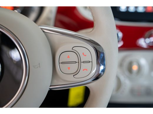 Fiat 500 1.0 Hybrid Dolcevita | Apple Carplay & Android Auto | Panoramadak | Lichtmetalen velgen | Airco | ActivLease financial lease