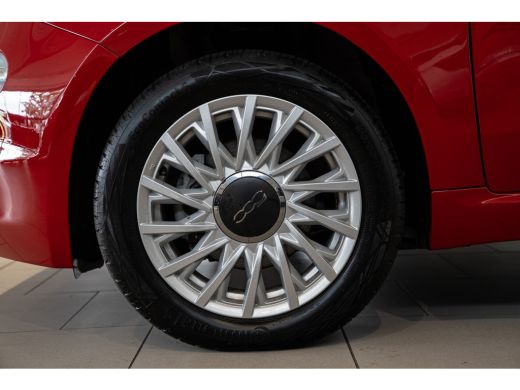 Fiat 500 1.0 Hybrid Dolcevita | Apple Carplay & Android Auto | Panoramadak | Lichtmetalen velgen | Airco | ActivLease financial lease