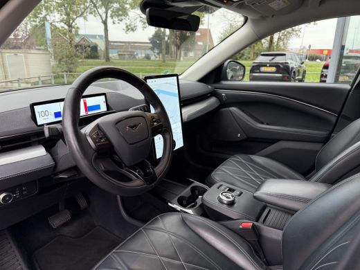 Ford Mustang Mach-E Mach-E RWD 75 kWh | Trekhaak | Navi | Camera | B&O Sound | ActivLease financial lease