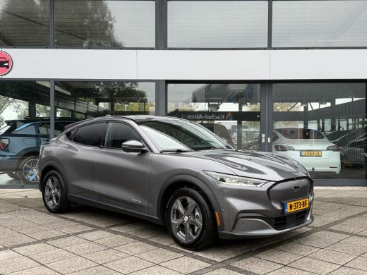 Ford Mustang Mach-E Mach-E RWD 75 kWh | Trekhaak | Navi | Camera | B&O Sound | ActivLease financial lease