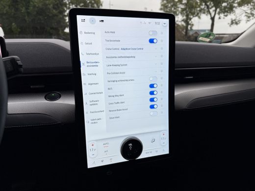 Ford Mustang Mach-E Mach-E RWD 75 kWh | Trekhaak | Navi | Camera | B&O Sound | ActivLease financial lease