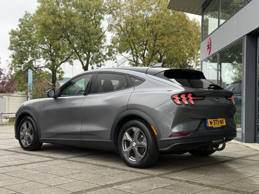 Ford Mustang Mach-E Mach-E RWD 75 kWh | Trekhaak | Navi | Camera | B&O Sound | ActivLease financial lease